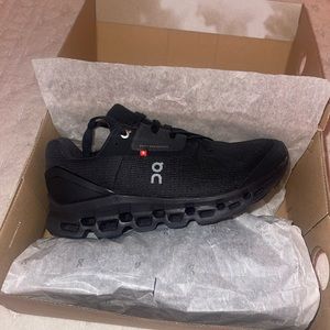 Cloud 5 Waterproof All Black Shoes